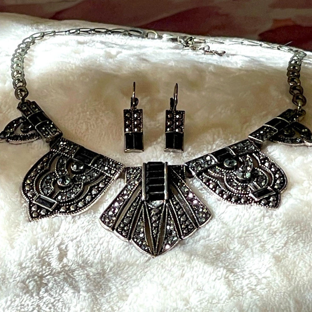 Black vintage deco
